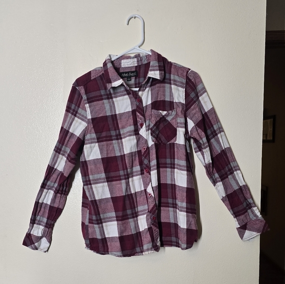 Red and White Button Down Shirt with Classic Plaid Pattern - Picture 1 of 2